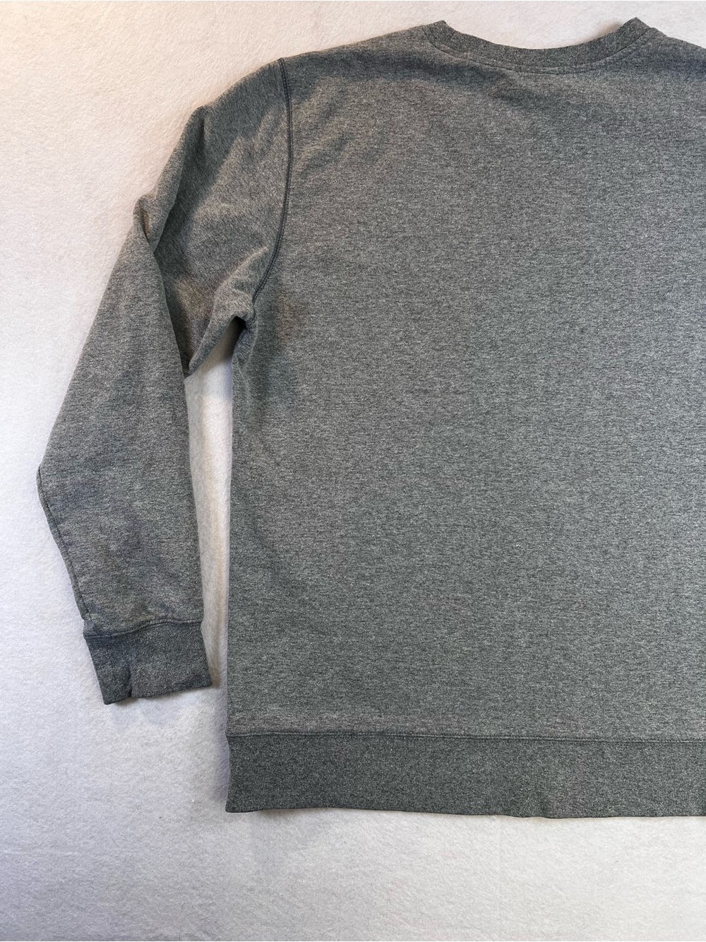 The North Face Men’s Large Gray Crewneck Sweatshirt Logo Patch Fleece Pullover - Picture 6 of 12